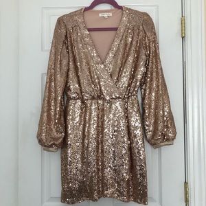 Honey Punch rose gold sequin dress ✨